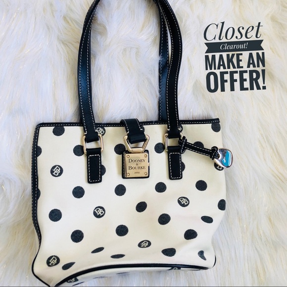 Dooney & Bourke Handbags - ❗️LAST CHANCE ❗️Dooney & Bourke Shoulder Bag!